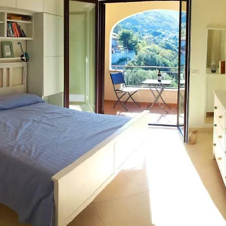 3 Bed 2 Bath Amazing View 400m To Beach Vila