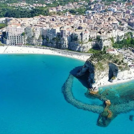 3 Bed 2 Bath Amazing View 400m To Beach Vila Zambrone